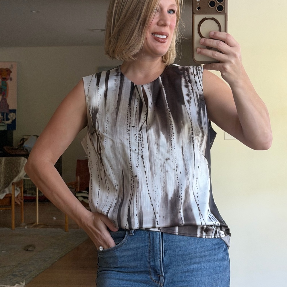 Joeffer Caoc Size 10 Women's Black and White Blouse Sleeveless Silky Shirt Top